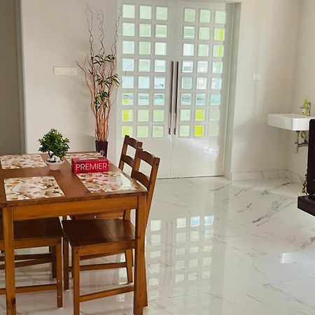 Rajamandiram 3Bhk Ac Apartment In Trivandrum Central Thiruvananthapuram ภายนอก รูปภาพ