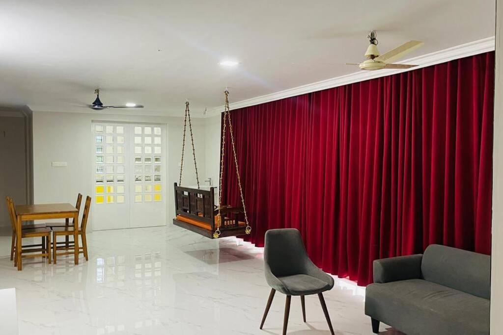 Rajamandiram 3Bhk Ac Apartment In Trivandrum Central Thiruvananthapuram ภายนอก รูปภาพ