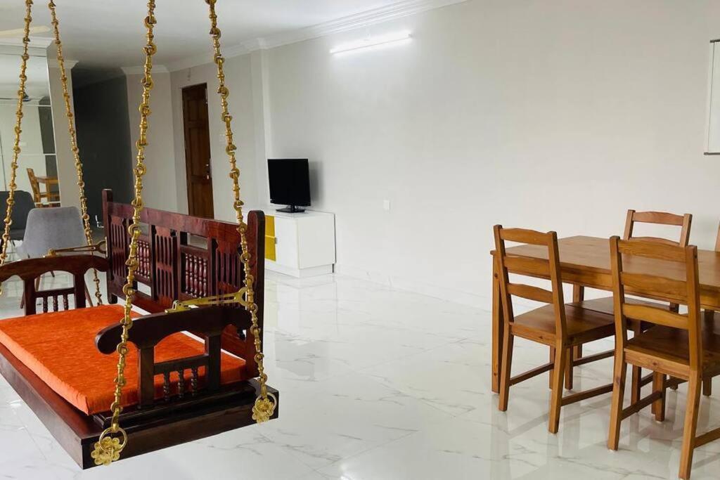 Rajamandiram 3Bhk Ac Apartment In Trivandrum Central Thiruvananthapuram ภายนอก รูปภาพ