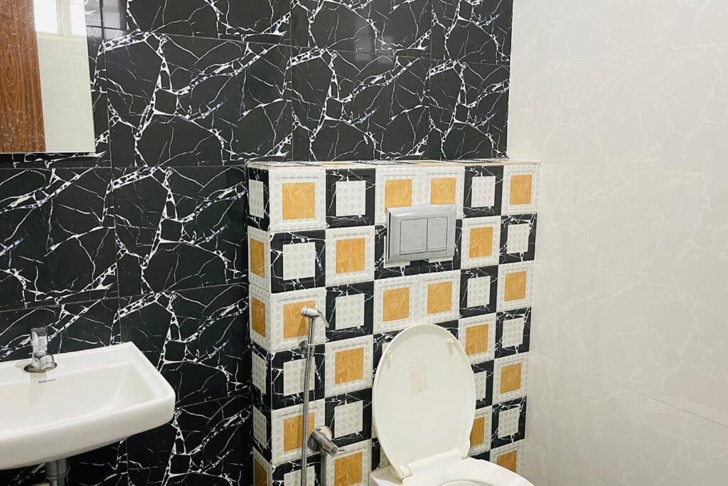 Rajamandiram 3Bhk Ac Apartment In Trivandrum Central Thiruvananthapuram ภายนอก รูปภาพ